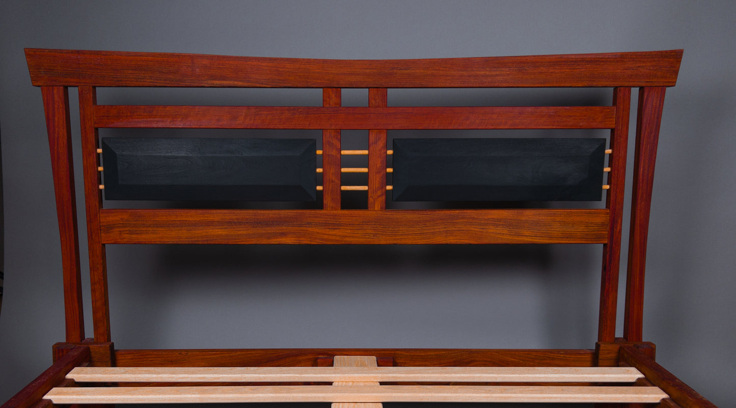 Castle joint bed